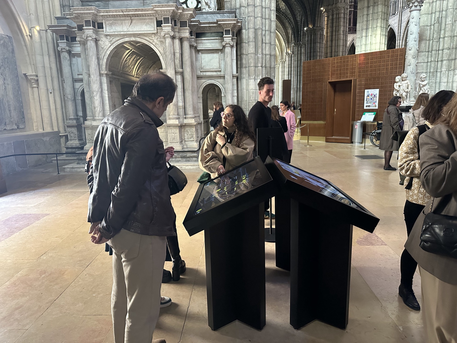 Dispositif animé, Basilique Saint-Denis